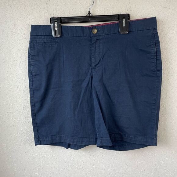 Dockers Low Rise Slightly Curvy Shorts Size 16 EUC - Picture 1 of 3